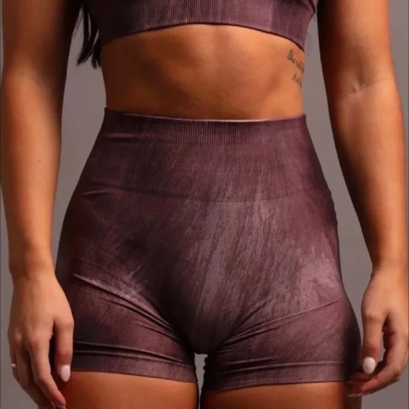 Darc Sport Pants - NWT/NIB Darc Sport Purple Dusk Wolf Fur Seamless Everson Shorts  - M
